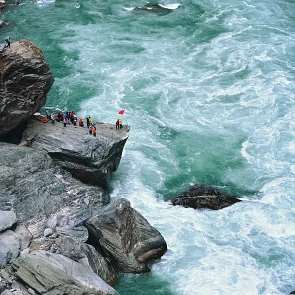 Tiger Leaping Gorge Tour from Shangri-La by Car 2