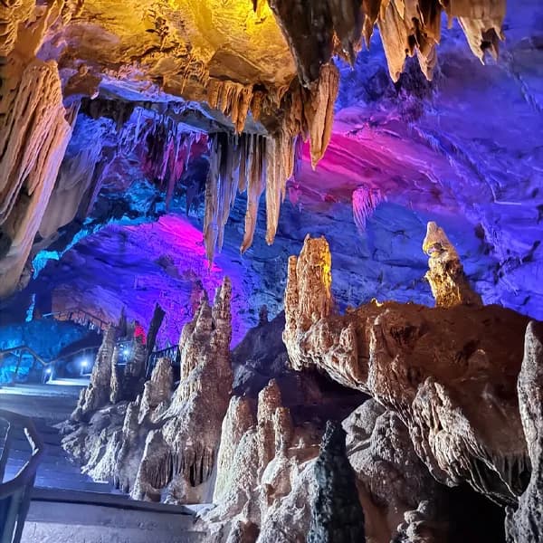 Fairy Mountain Furong Cave Tour from Chongqing 4