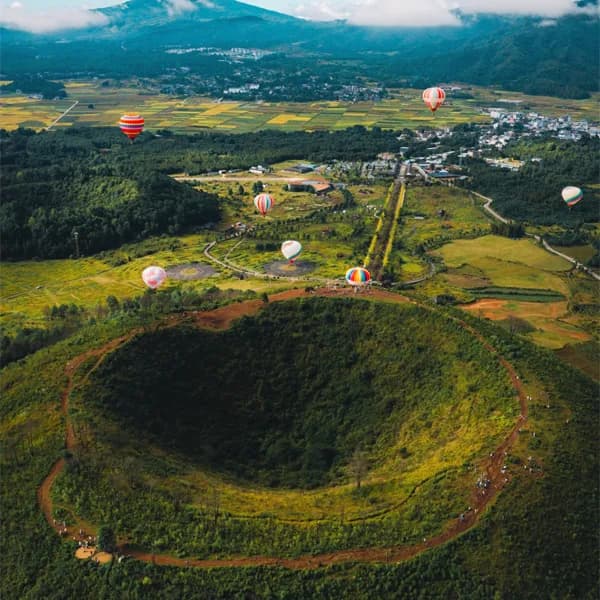 Tengchong Volcano Park Tour to Rehai by Private Car 2