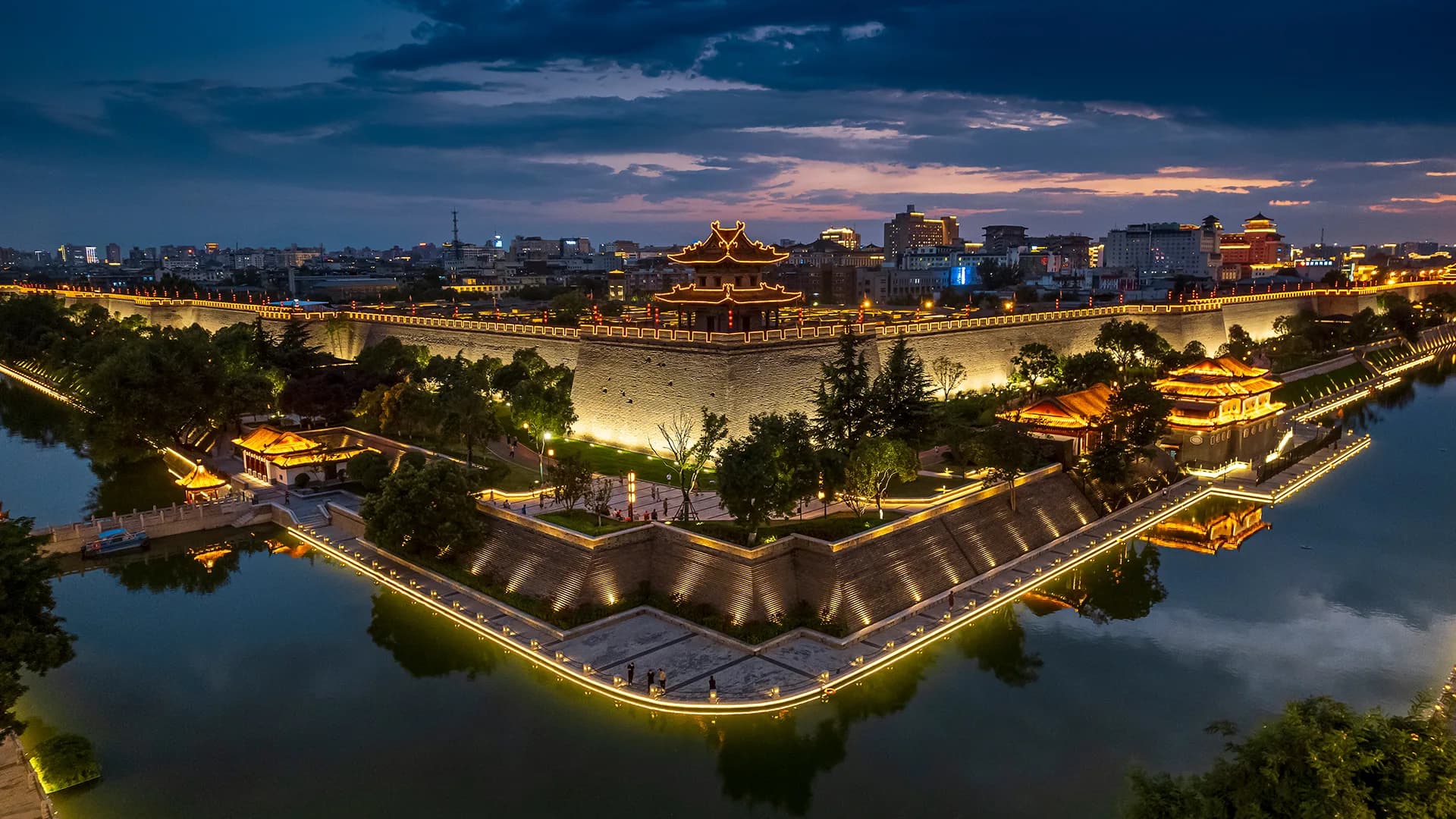 4-Day Xi'an Private Car Charter with Driver 2