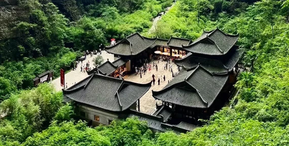 4-Day Chongqing Private Car Charter with Driver 5