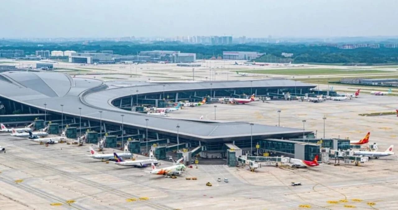 Chengdu Airport Shuttle Service Guide: When to spend this money and when it's unnecessary.