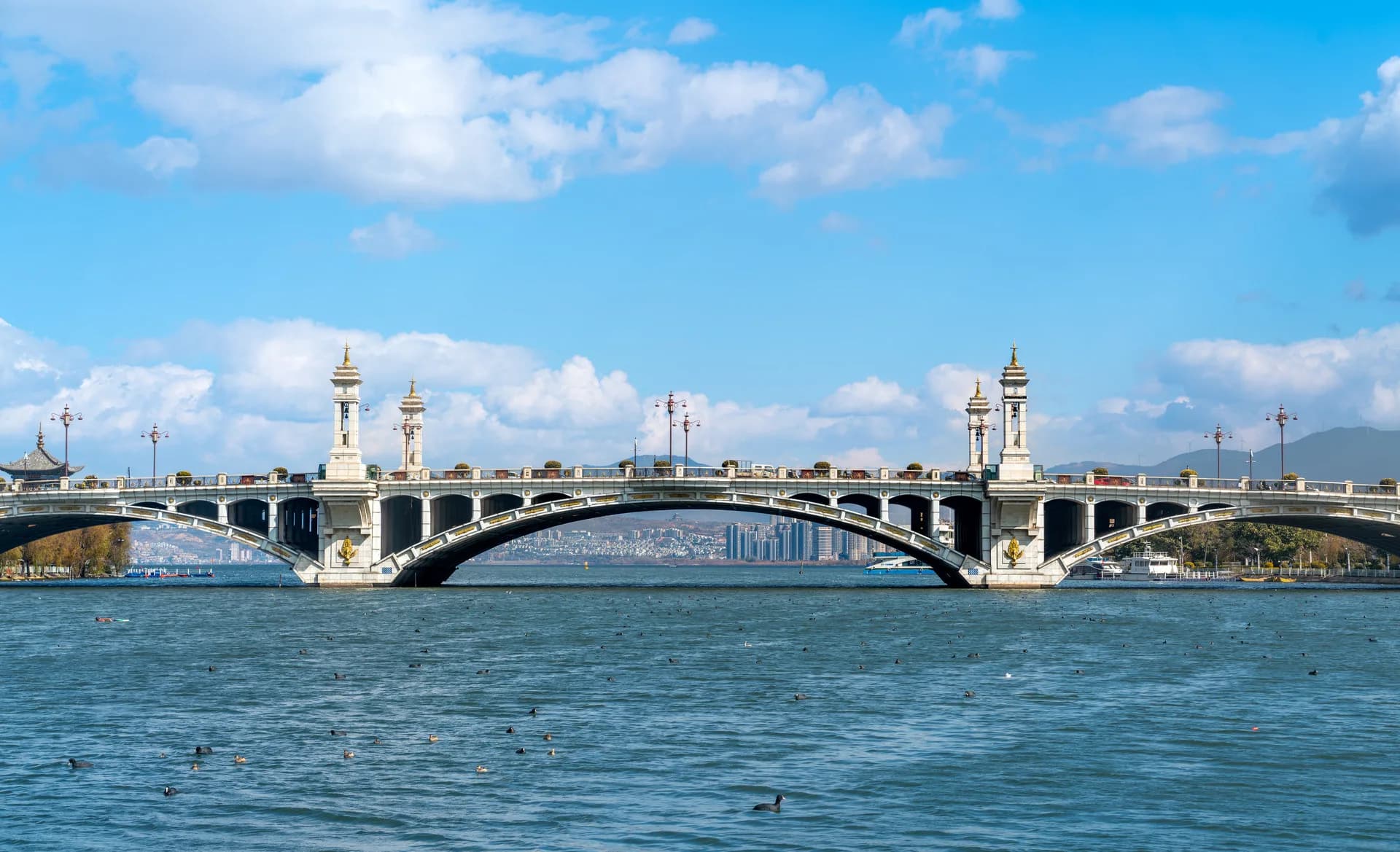 Erhai Lake Tour: Dali West & East Route Guide