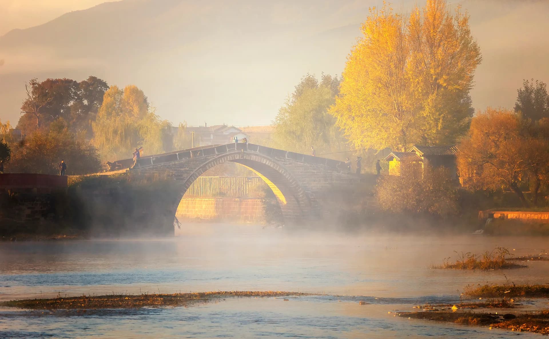 Best way to visit ancient Chinese towns: train, bus, or car?